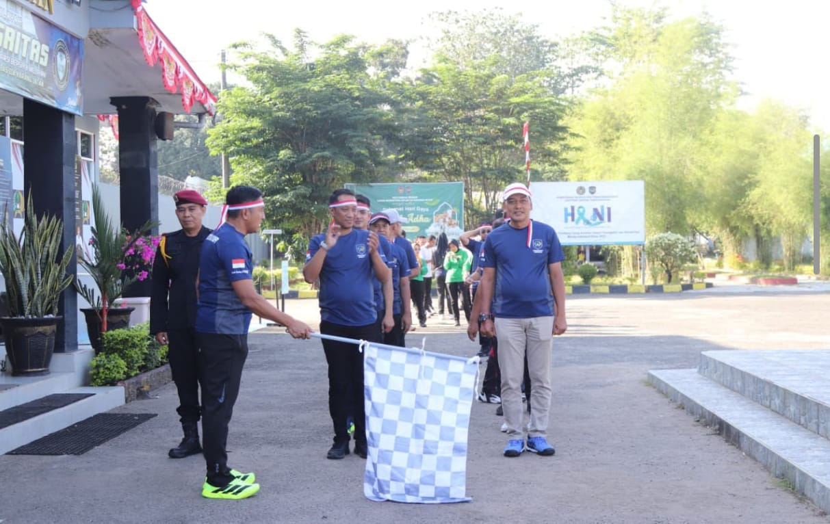 Jalan Santai HUT Ke-80 RI Tingkatkan Nasionalisme Di Lapas Narkotika Karang Intan